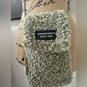 🆕Stradivarius Sherpa Crossbody Chain Bag